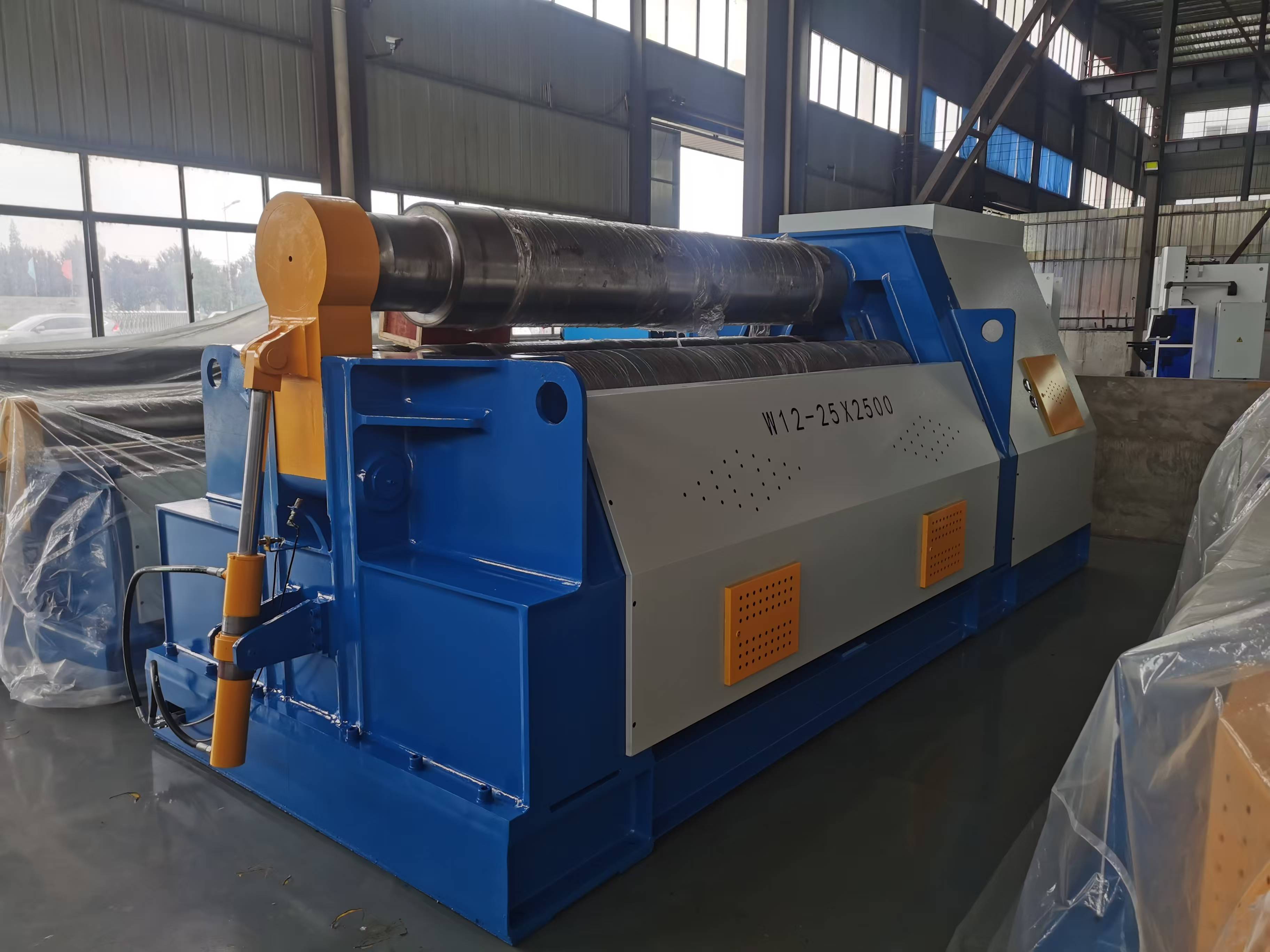 W12-25X2500四輥數(shù)控卷板機(jī)